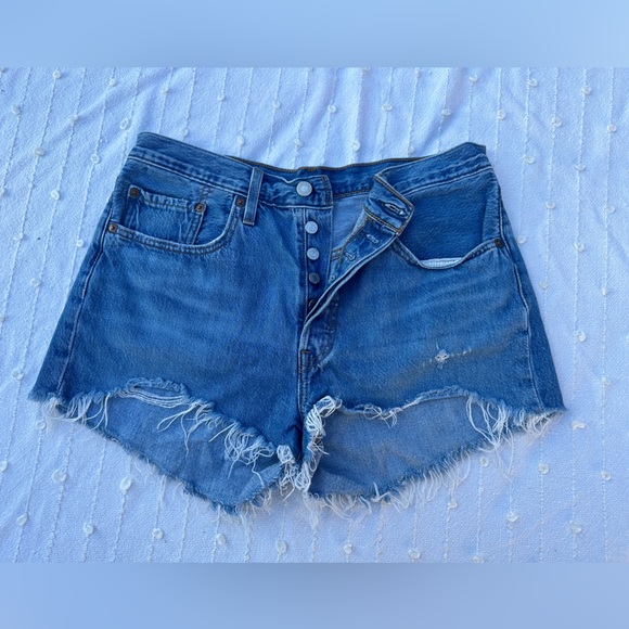 Levi 501 Jean Shorts - W31 - Picture 1 of 4
